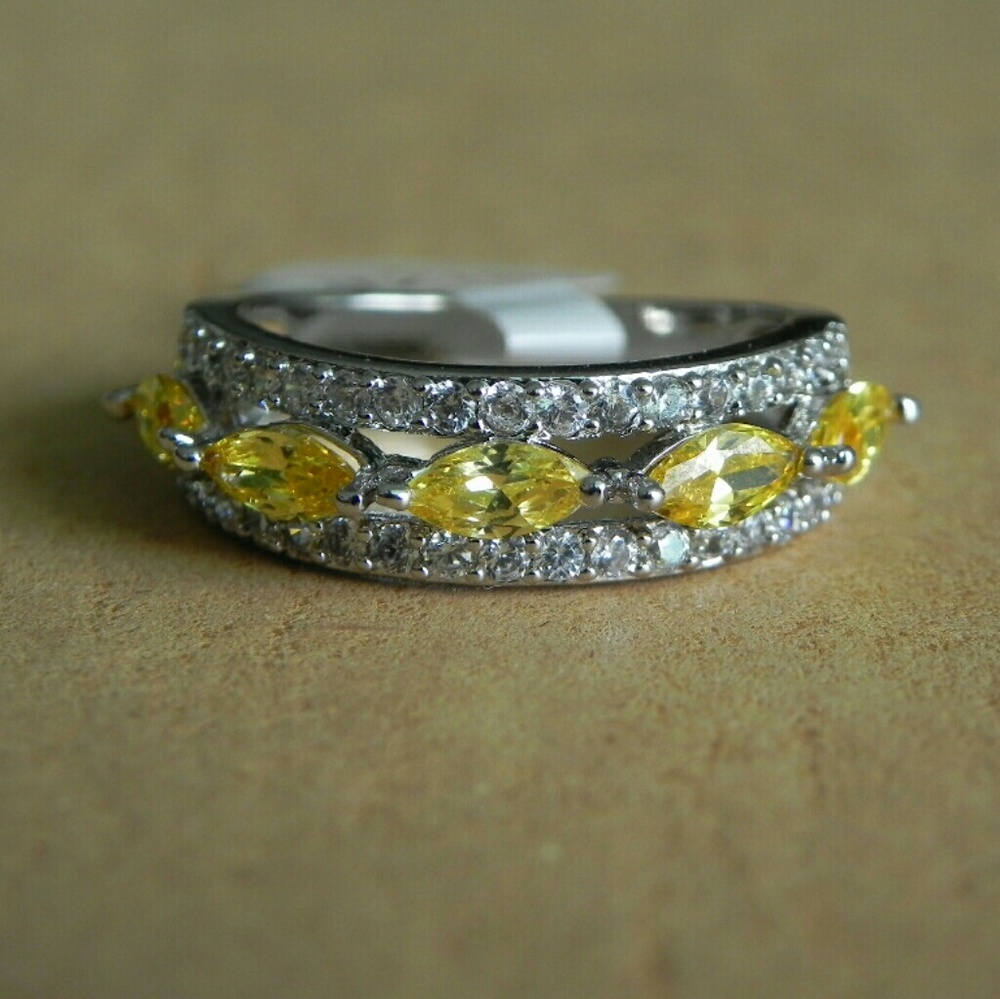 SOLD!!! 0.79ctw. Yellow Beryl Ring Size 7 ( US ) - Picture 2 of 6